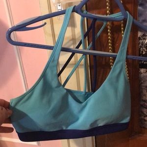 Under Armour Sports Bra- woman’s medium